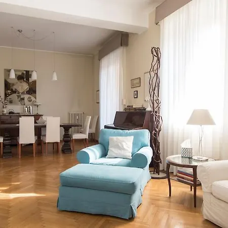 Brera Luxurious Elegant Bright Downtown Apartman Milánó